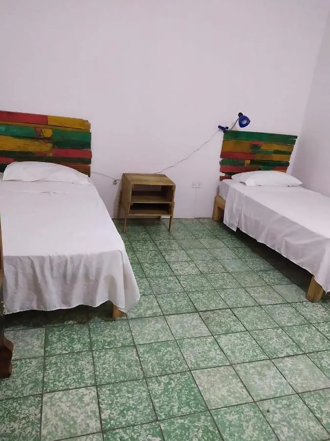 בית הארחה גואדלחארה Casa Nangpa And Hostel